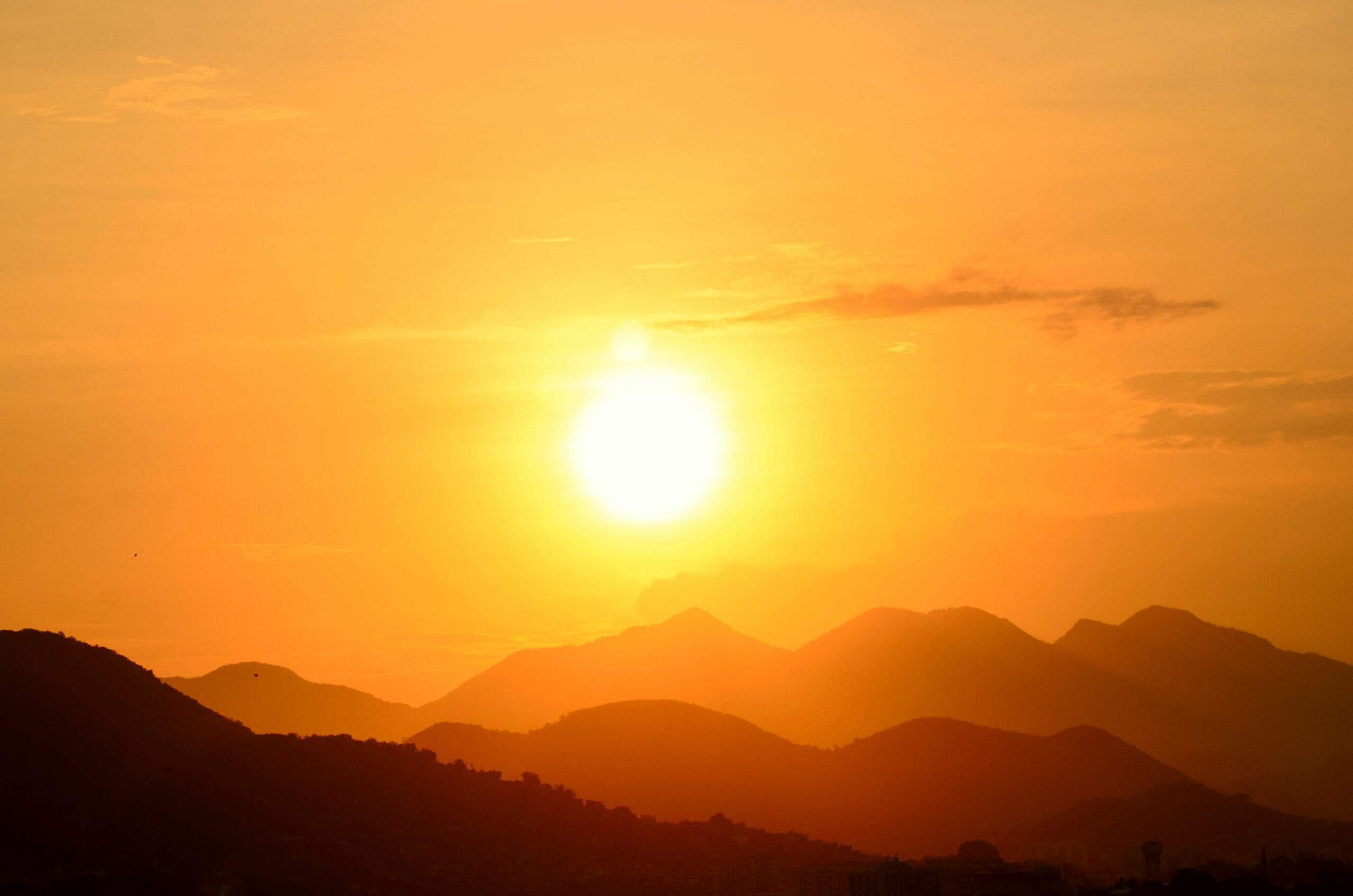 pexels-photo-585759-585759 | Maharishi vastu arkitektur Stunning sunset over Rio de Janeiro's mountains, capturing the vibrant golden hues and silhouettes.